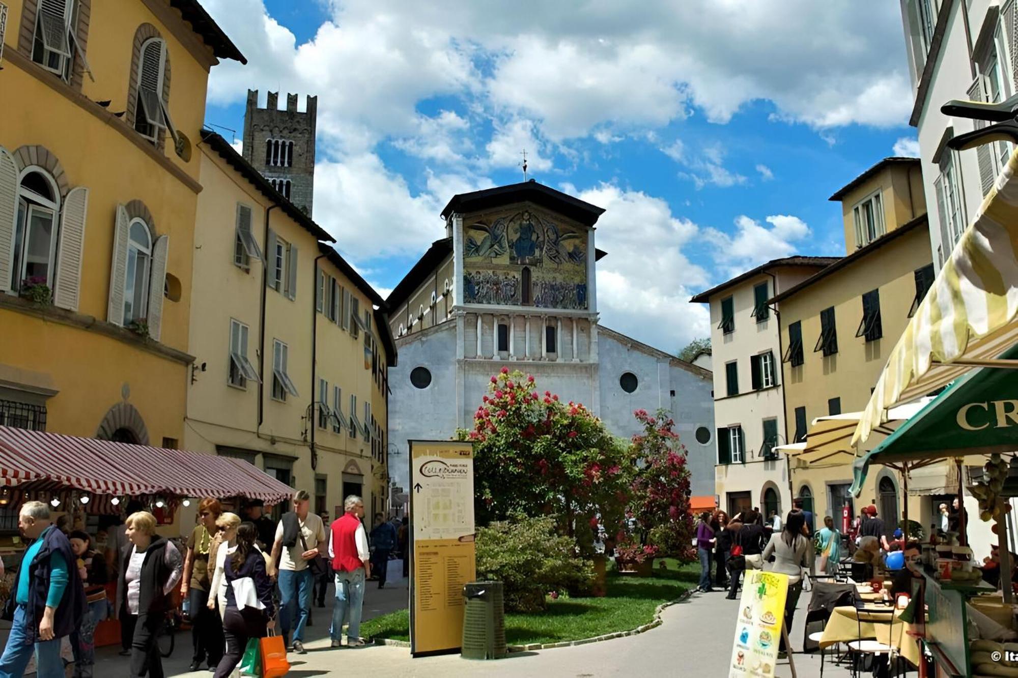 Cortile In Centro - Charm Suite Heart Of Lucca Buitenkant foto